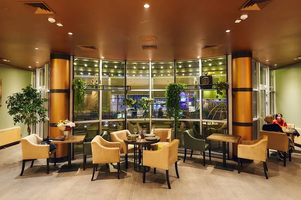 Кресла для кафе и ресторанов