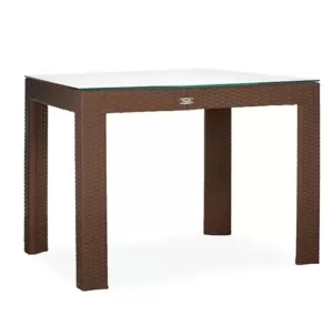 Стол из ротанга