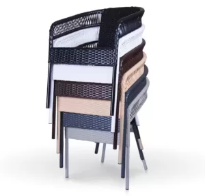 Стул из ротанга