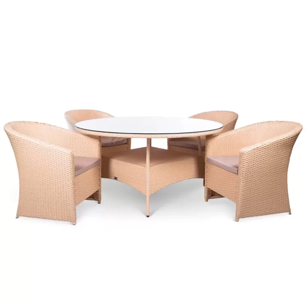 Стол из ротанга