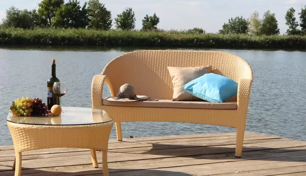 Диваны для летних площадок